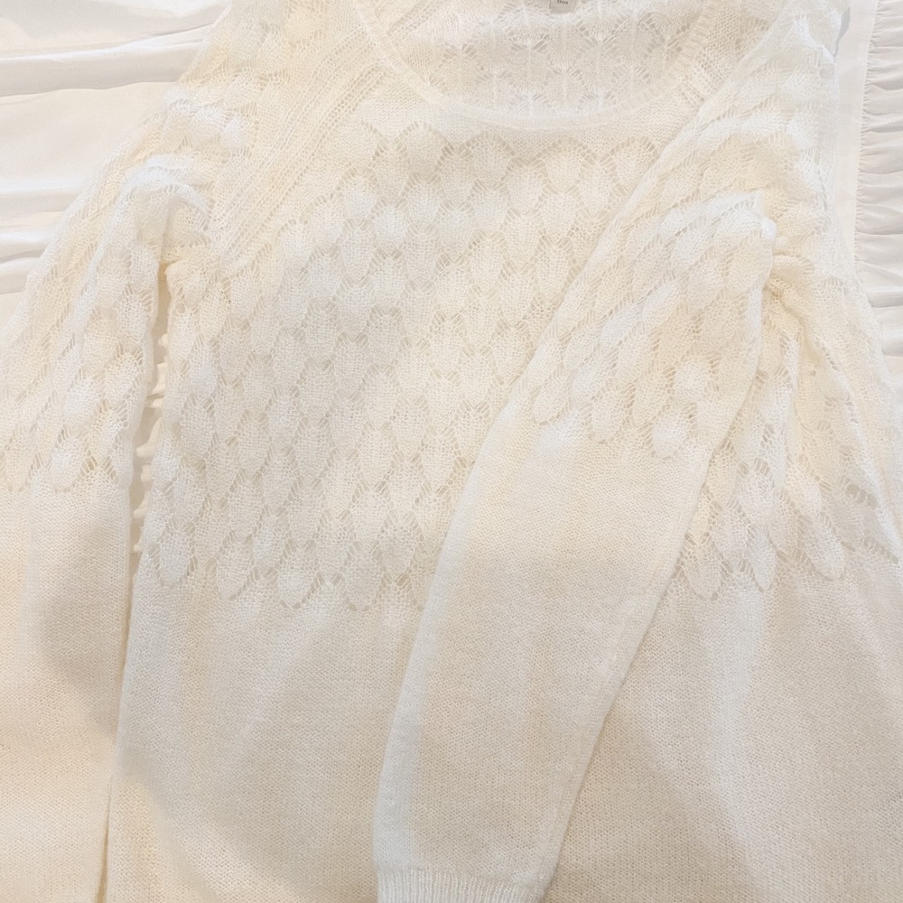 LC cream sweater